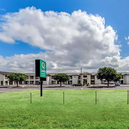 Quality Inn & Suites Junction Extérieur photo