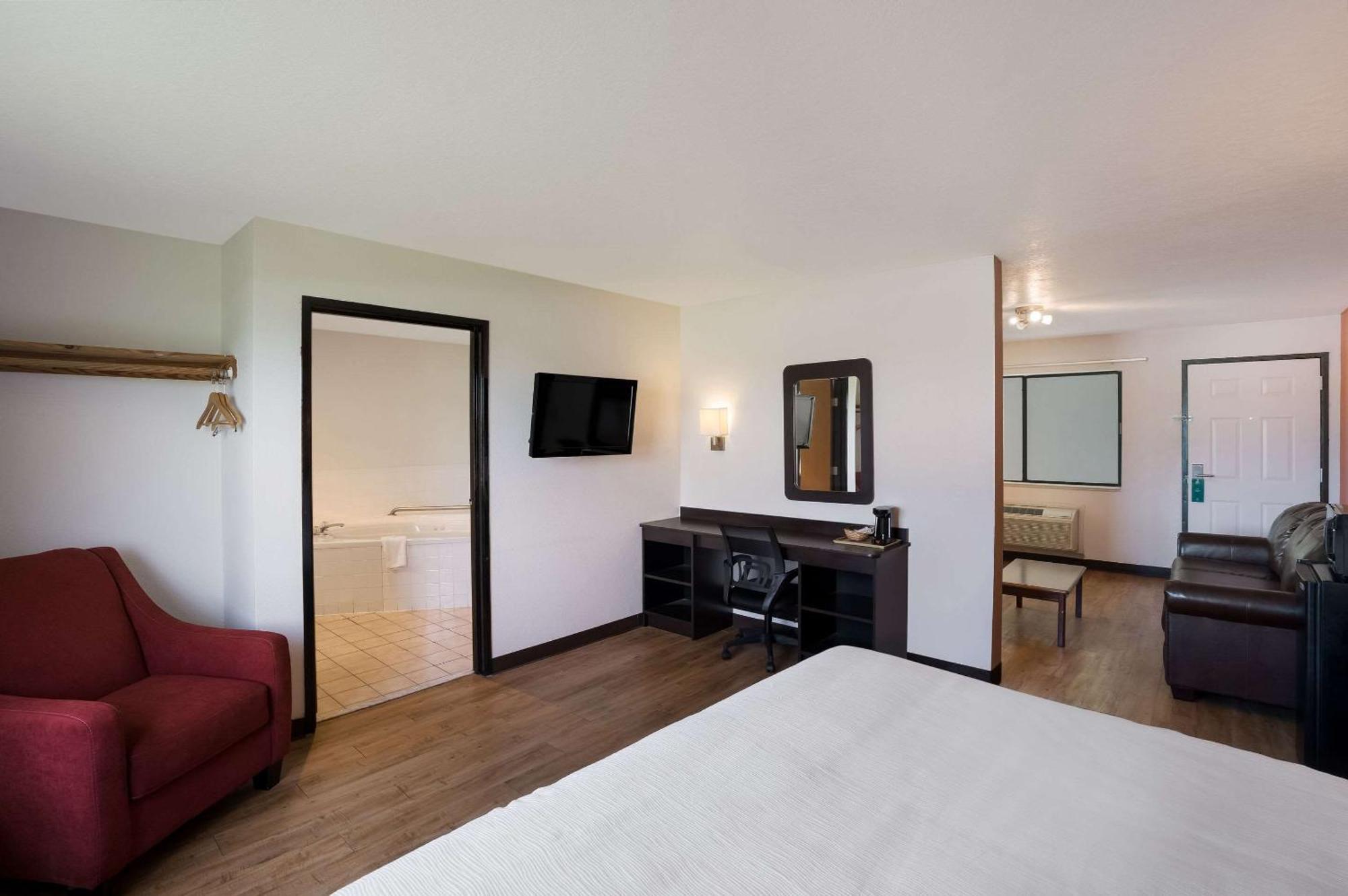 Quality Inn & Suites Junction Extérieur photo