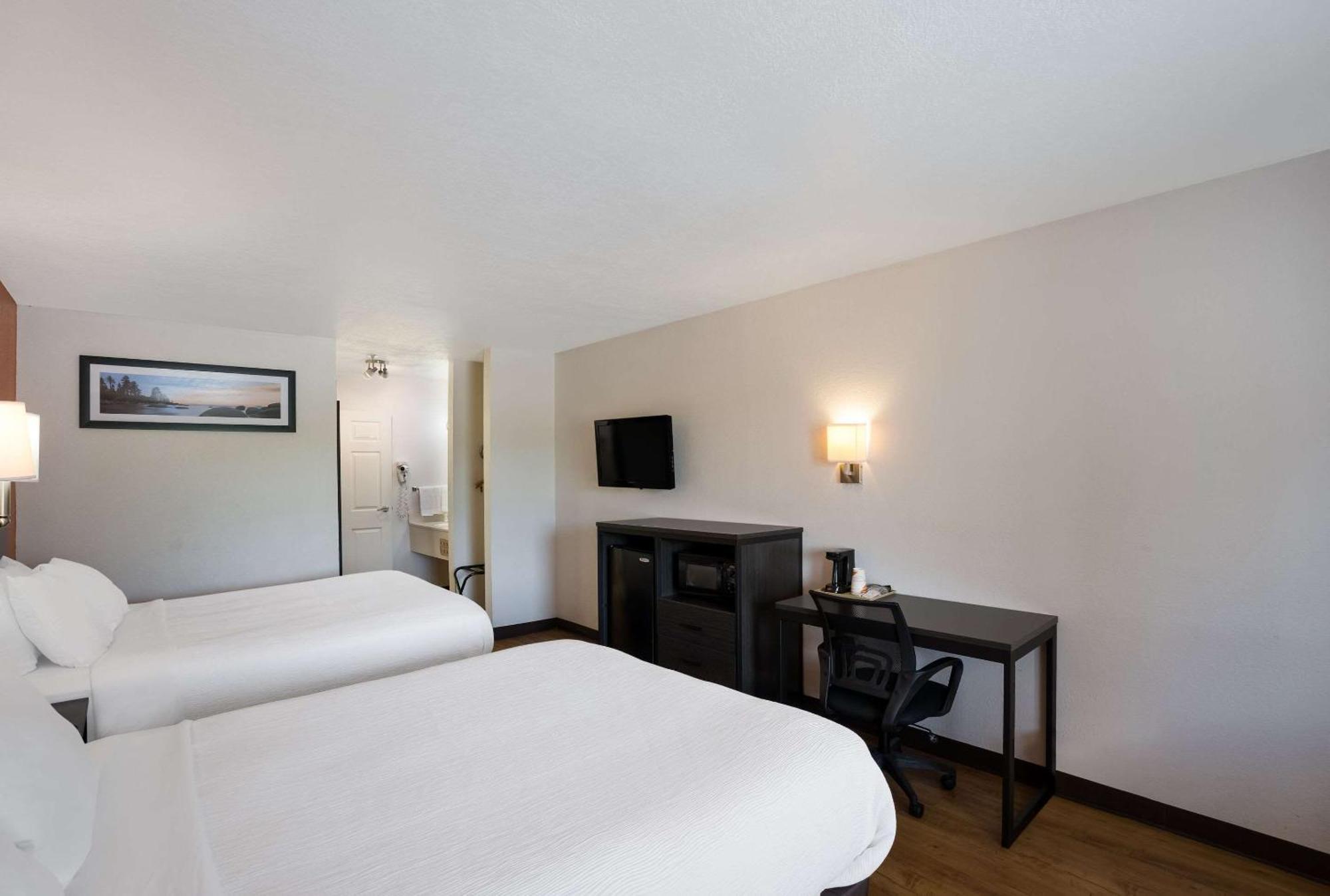Quality Inn & Suites Junction Extérieur photo