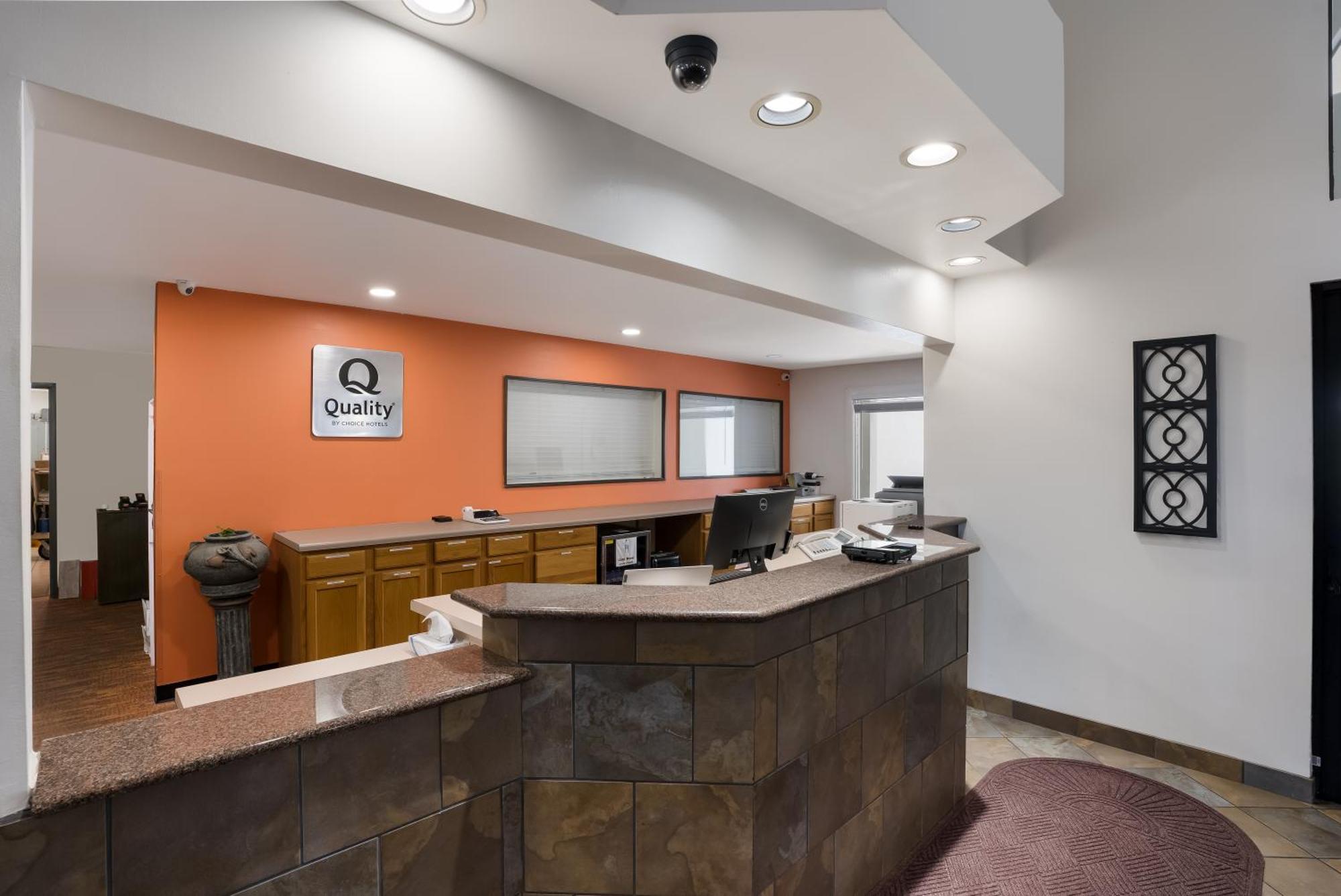 Quality Inn & Suites Junction Extérieur photo