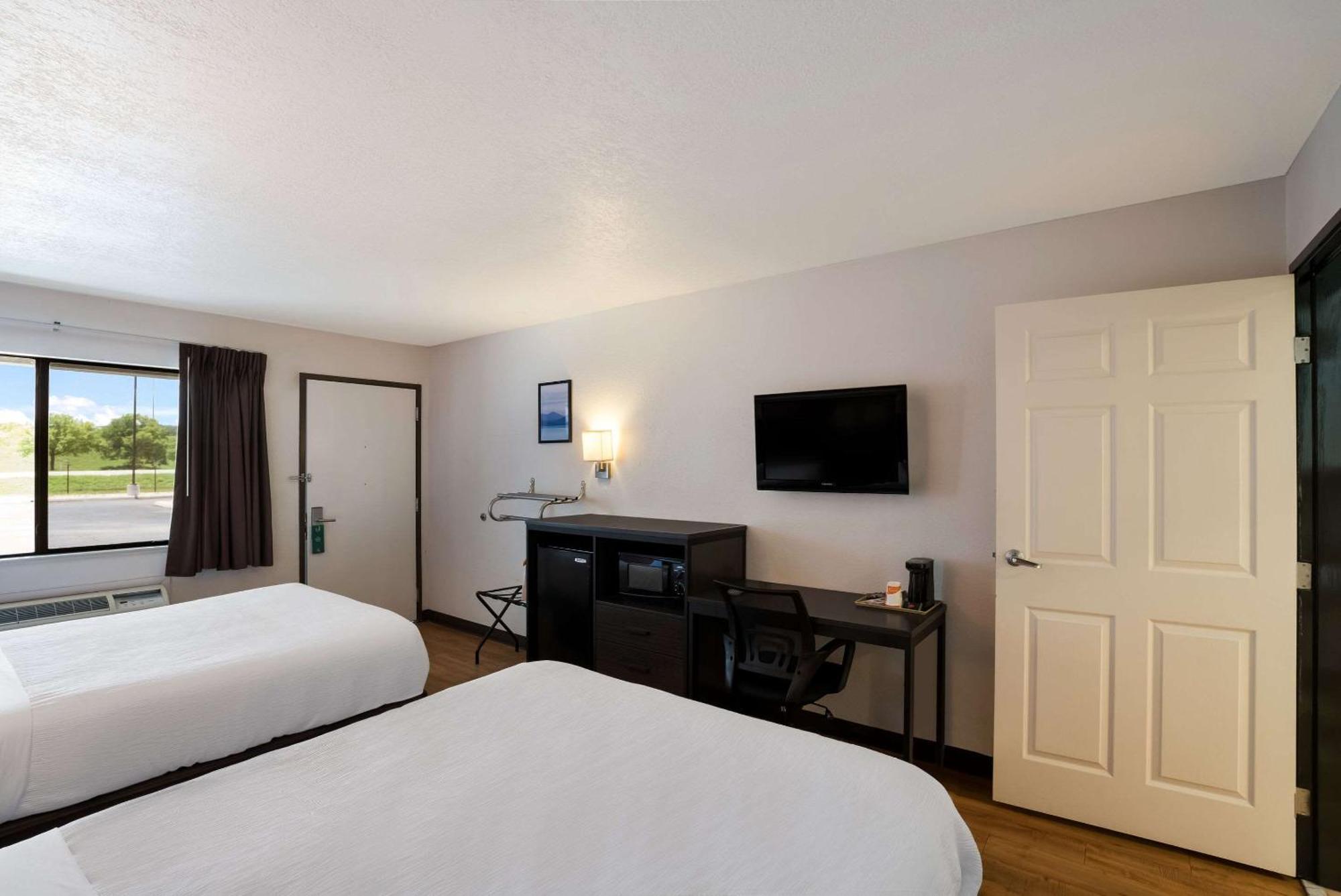 Quality Inn & Suites Junction Extérieur photo