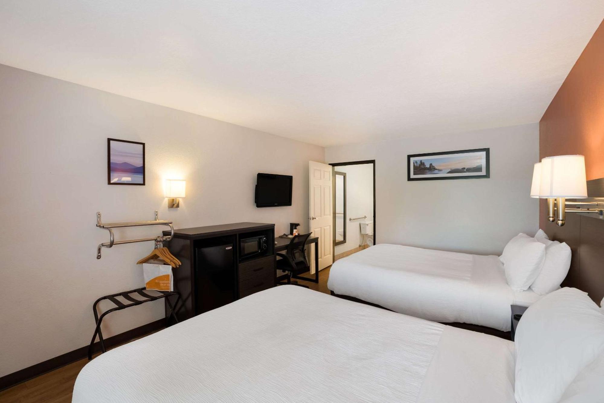 Quality Inn & Suites Junction Extérieur photo